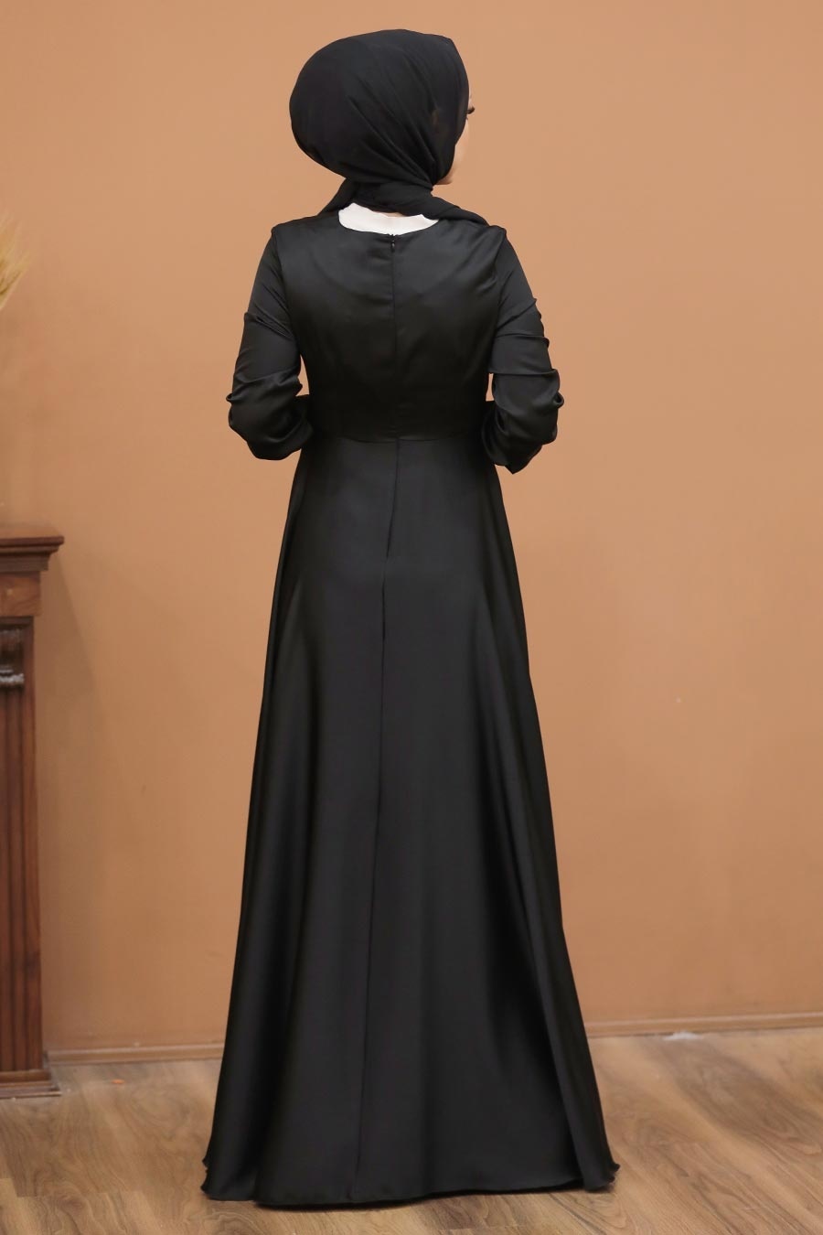 Satin Side-Tie gowns - Image 4