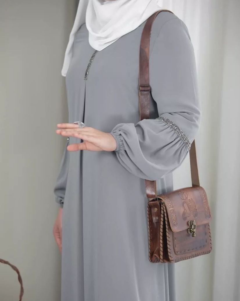 A-line abaya with crystal detail - Image 9