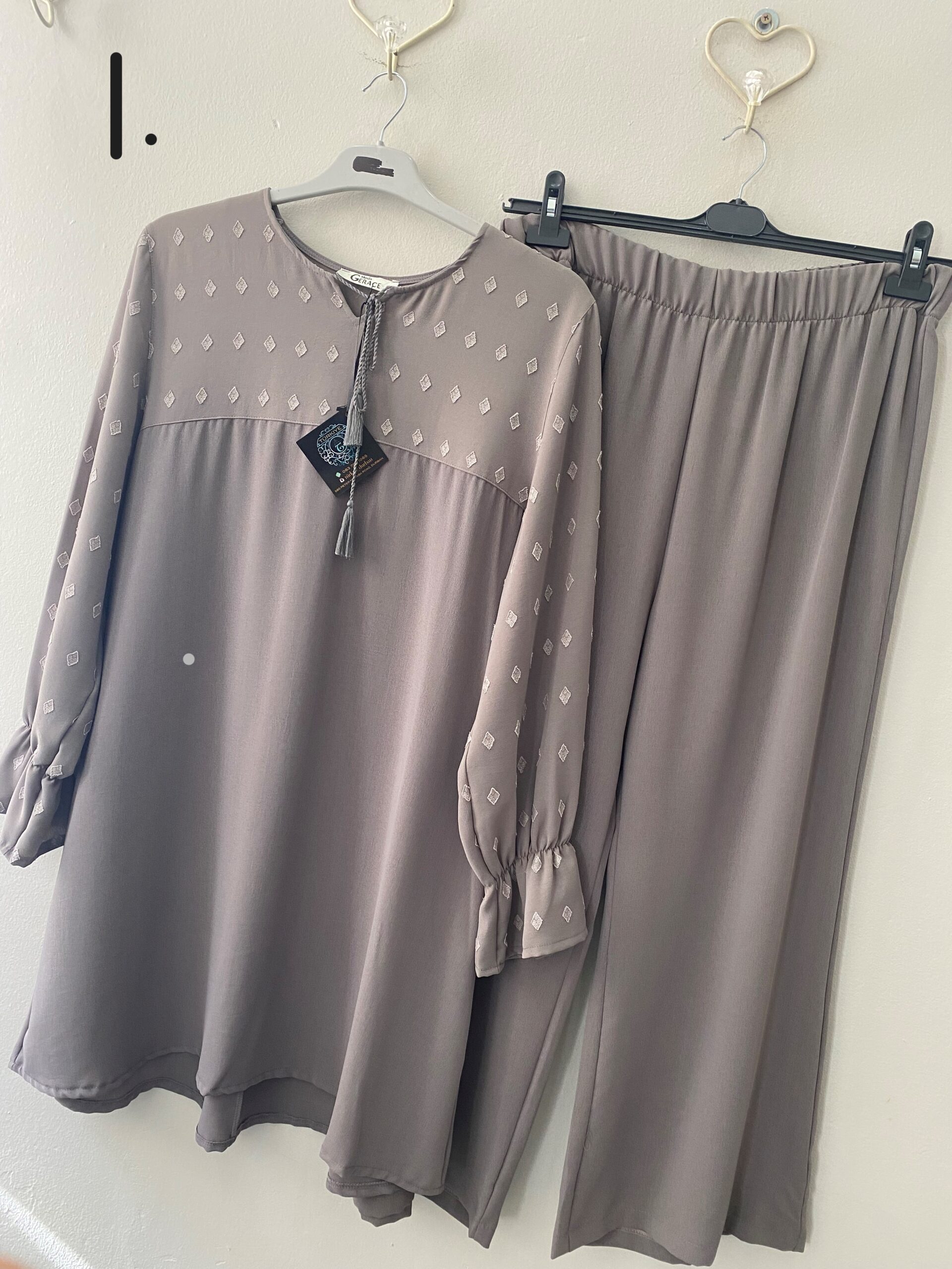 2 piece sets - Image 2