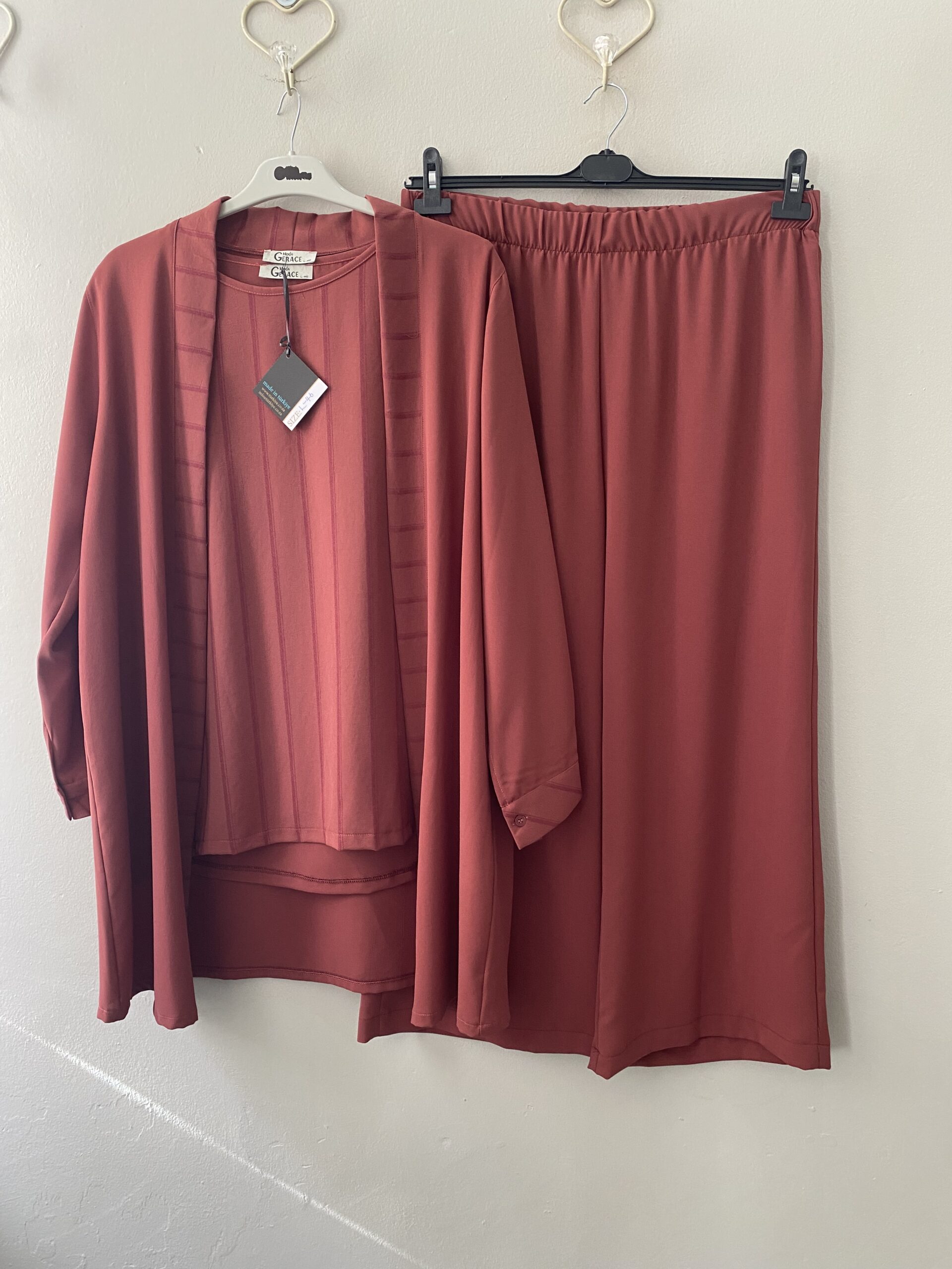 2 piece sets - Image 8
