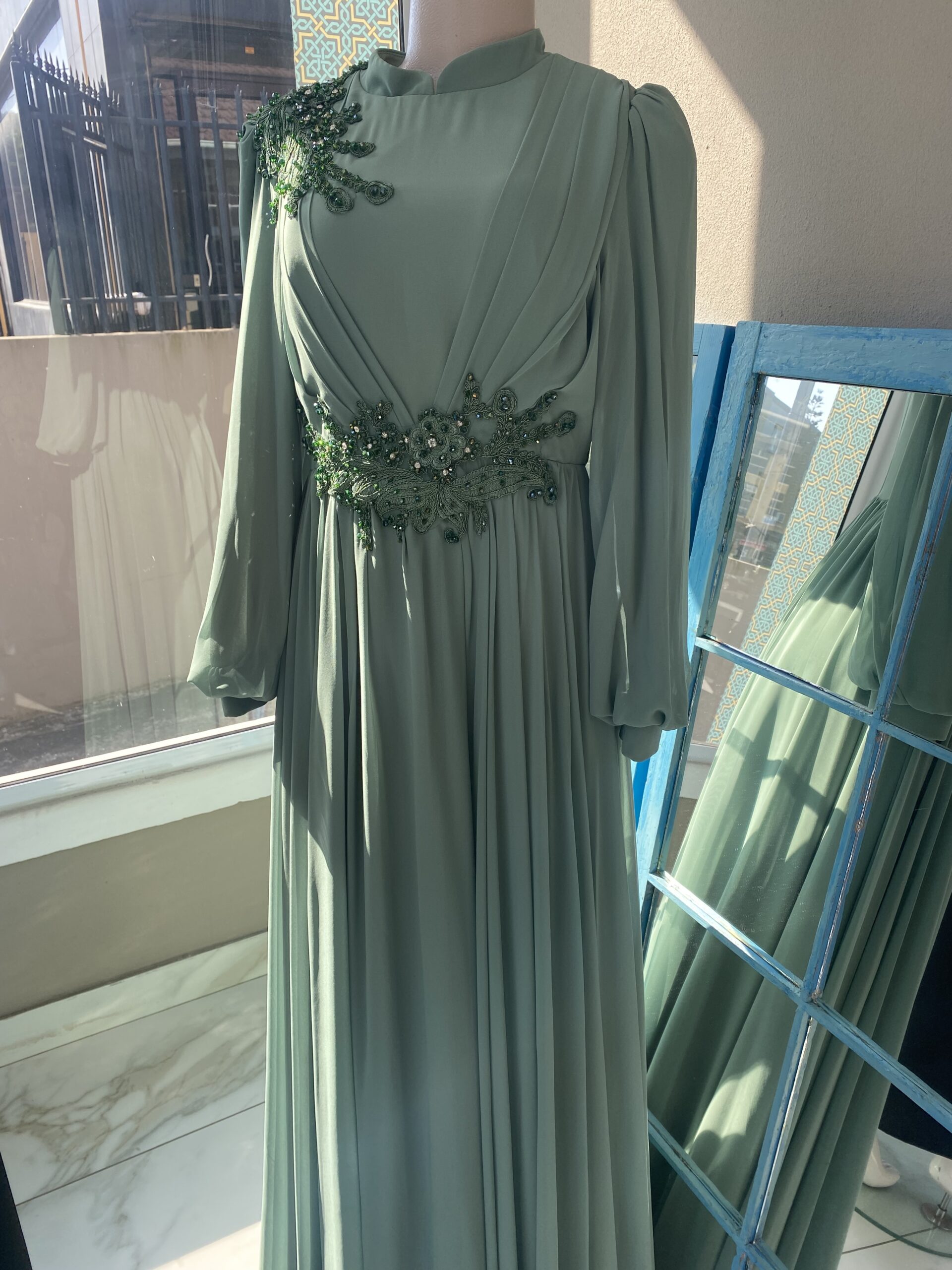 Chiffon drape occasional wear - Image 2
