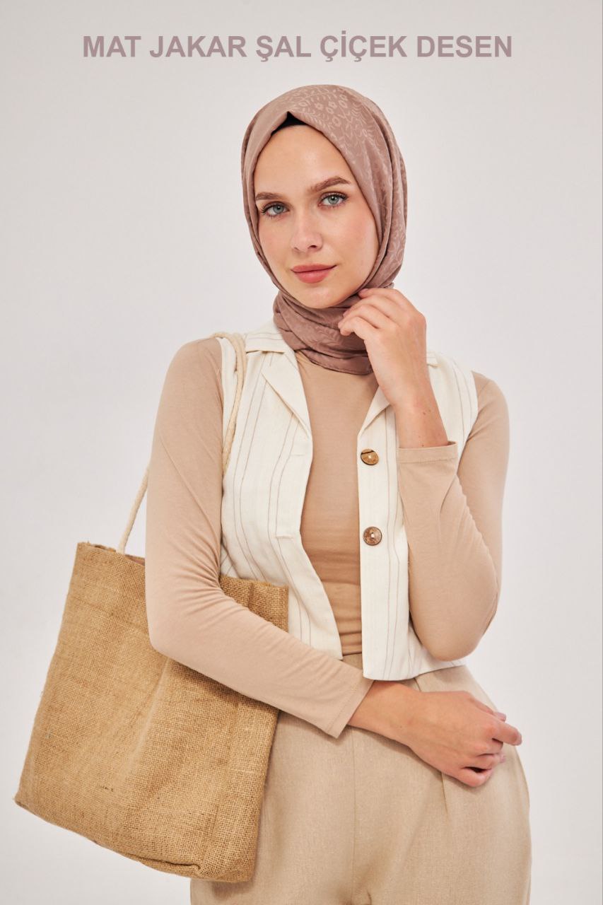Daisy self embossed scarf - Image 2